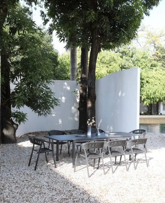 Table Extensible en Aluminium Noir — Lou